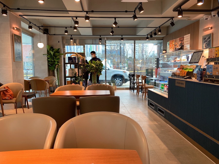 이디야커피숍 이미지