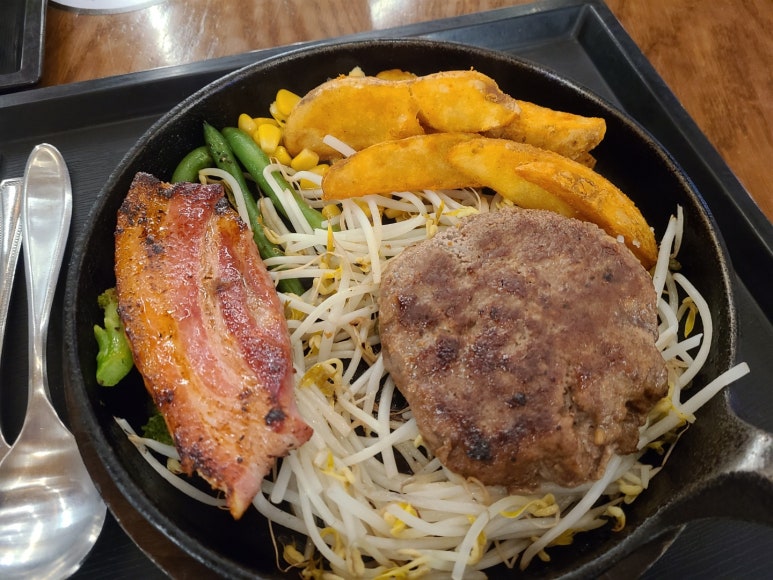 오지상함박스테이크 이미지