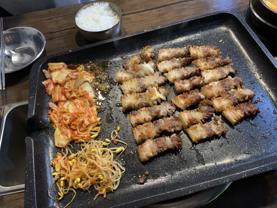 꽃피는꽃삼겹 이미지