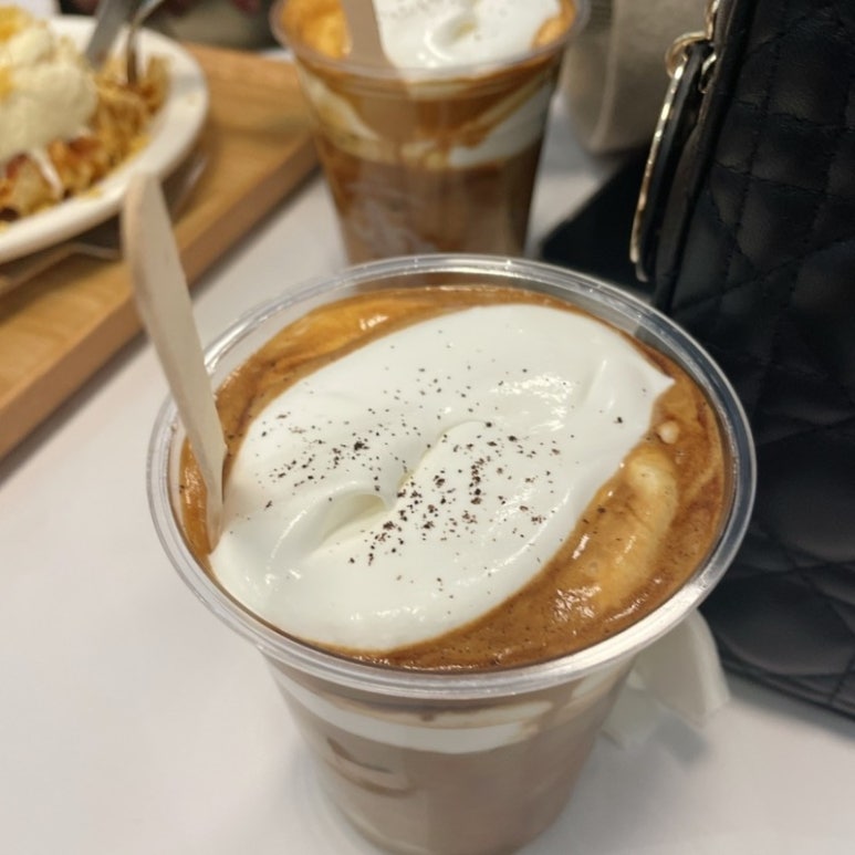 커피기업 이미지