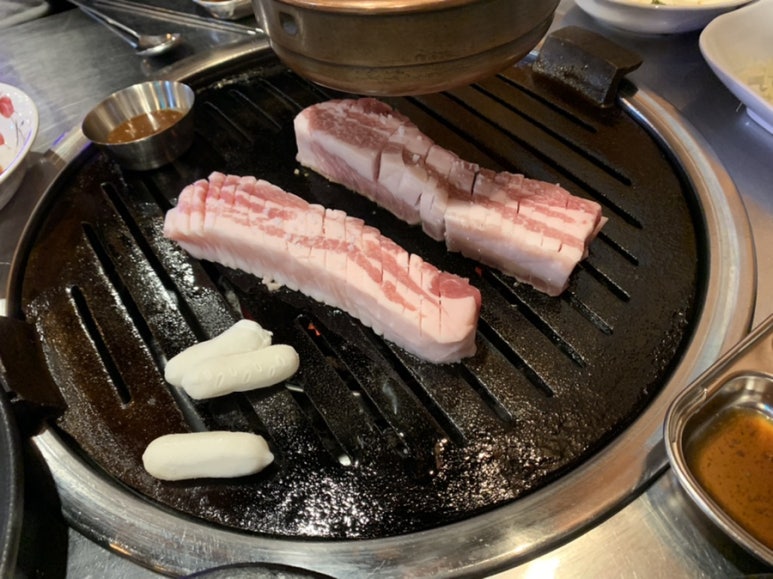 명품돈구이 이미지
