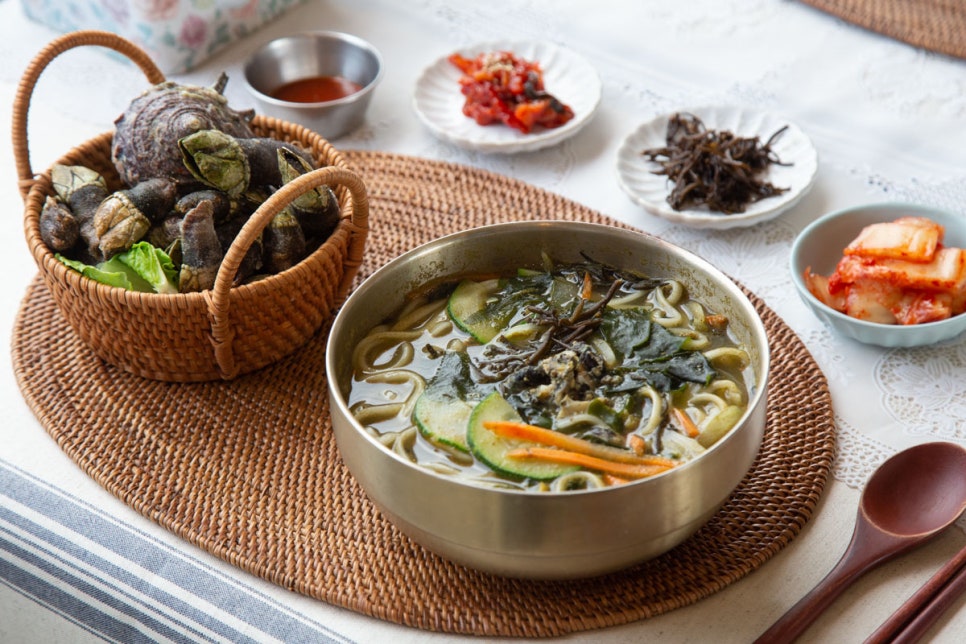 바구니칼국수 이미지