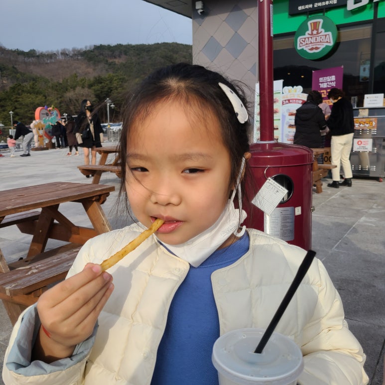 샌드리아군파크루지점 이미지