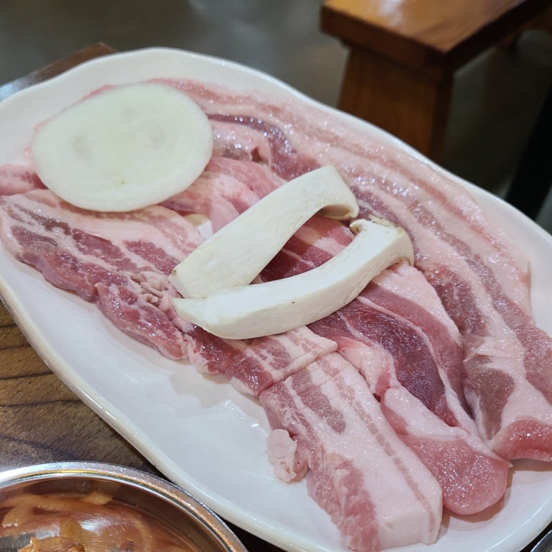 탕가네생고기김치찌개삼겹살 이미지