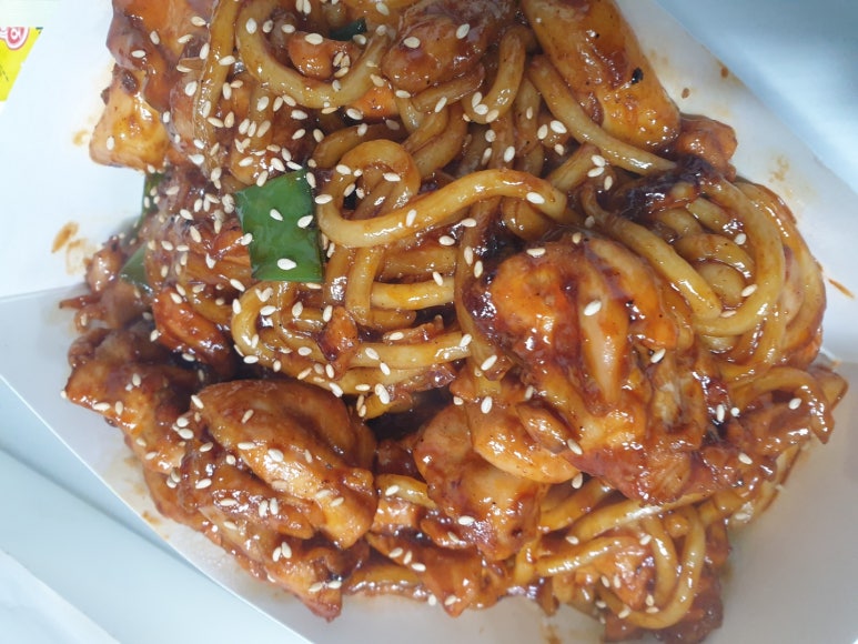 동근이숯불두마리치킨 신곡점 이미지