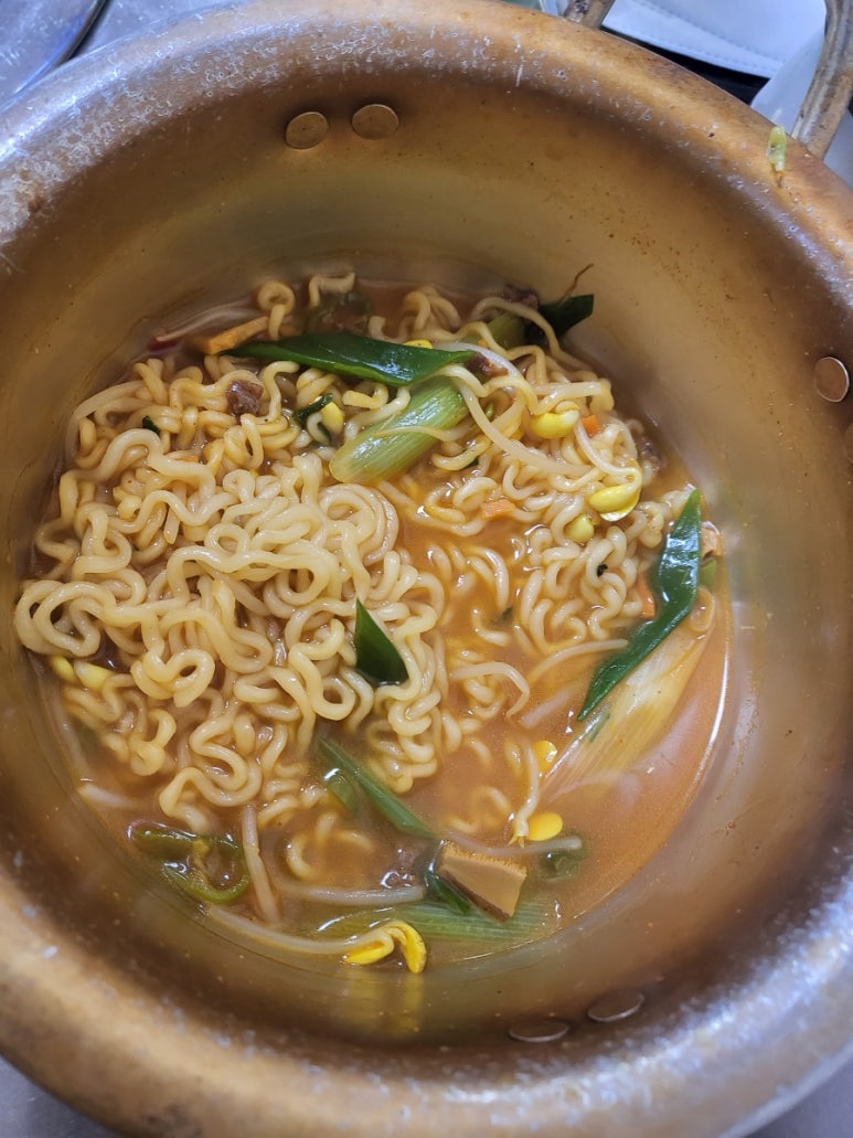 지리산흑돼지뒷통구이 이미지