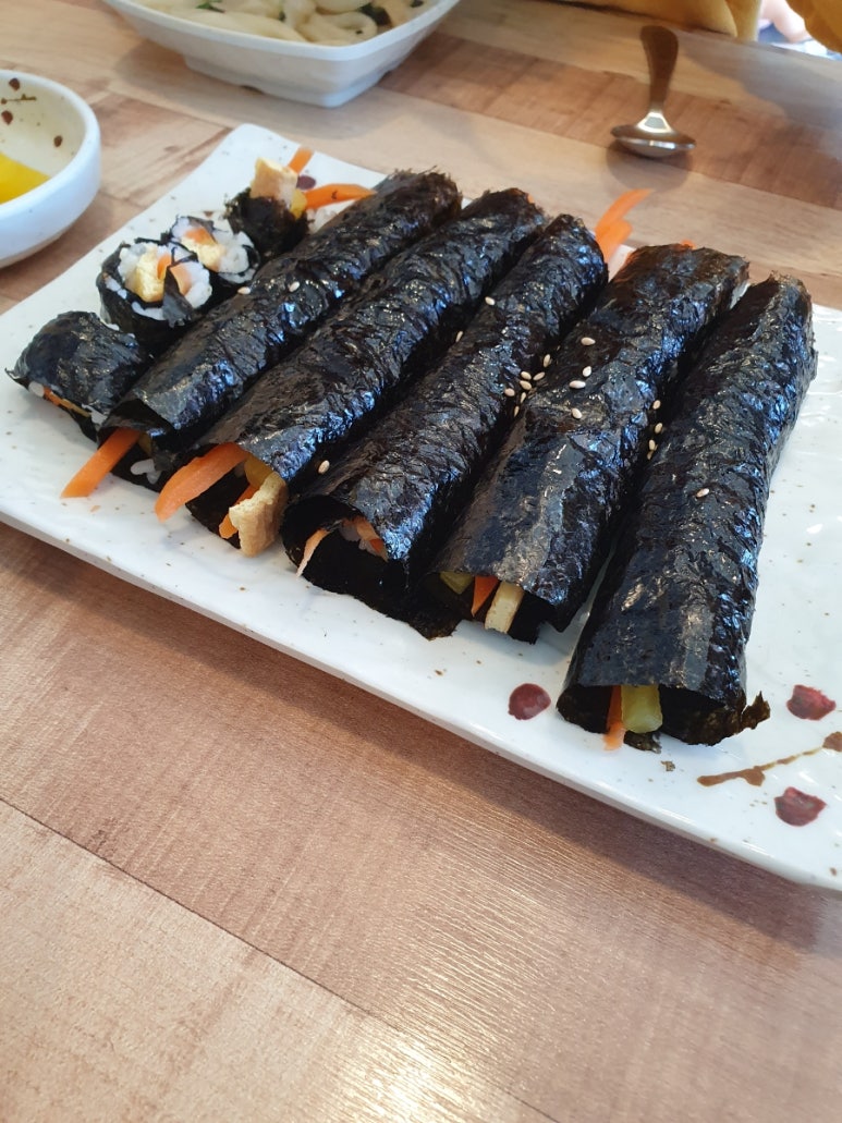 삼색꼬맹이김밥 이미지