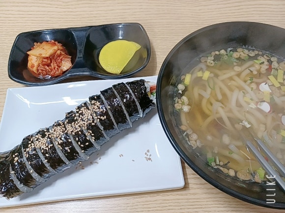 김밥파는언니 이미지