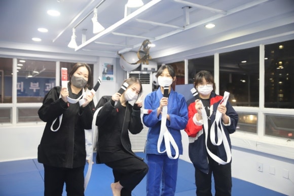 그래여기야 이미지