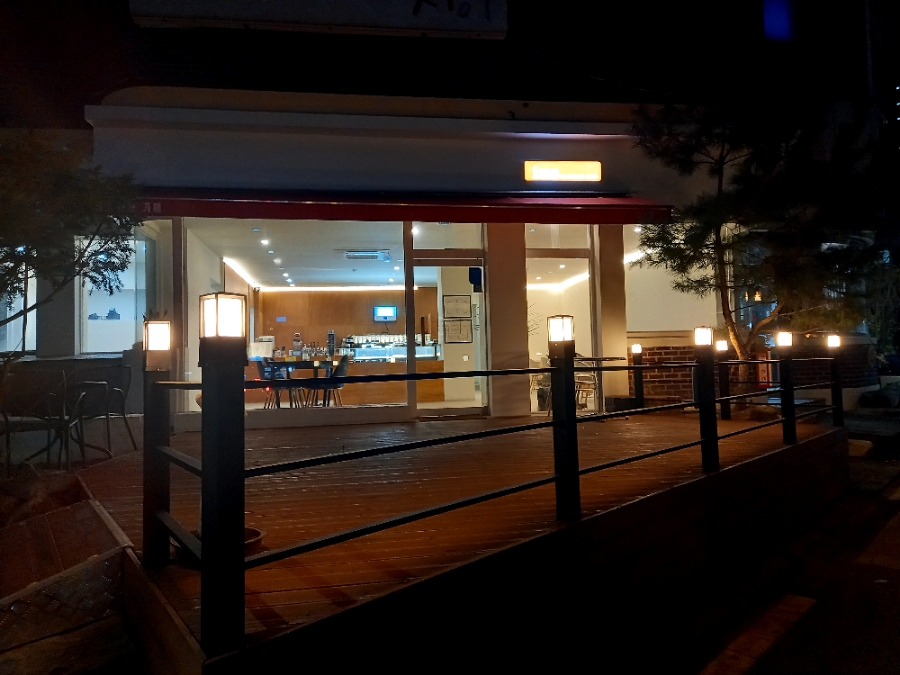 임스크로와상카페 이미지