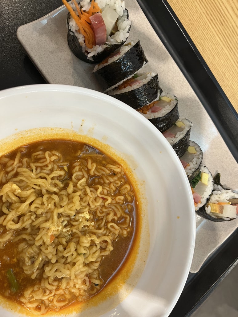얌샘김밥 서울역점 이미지