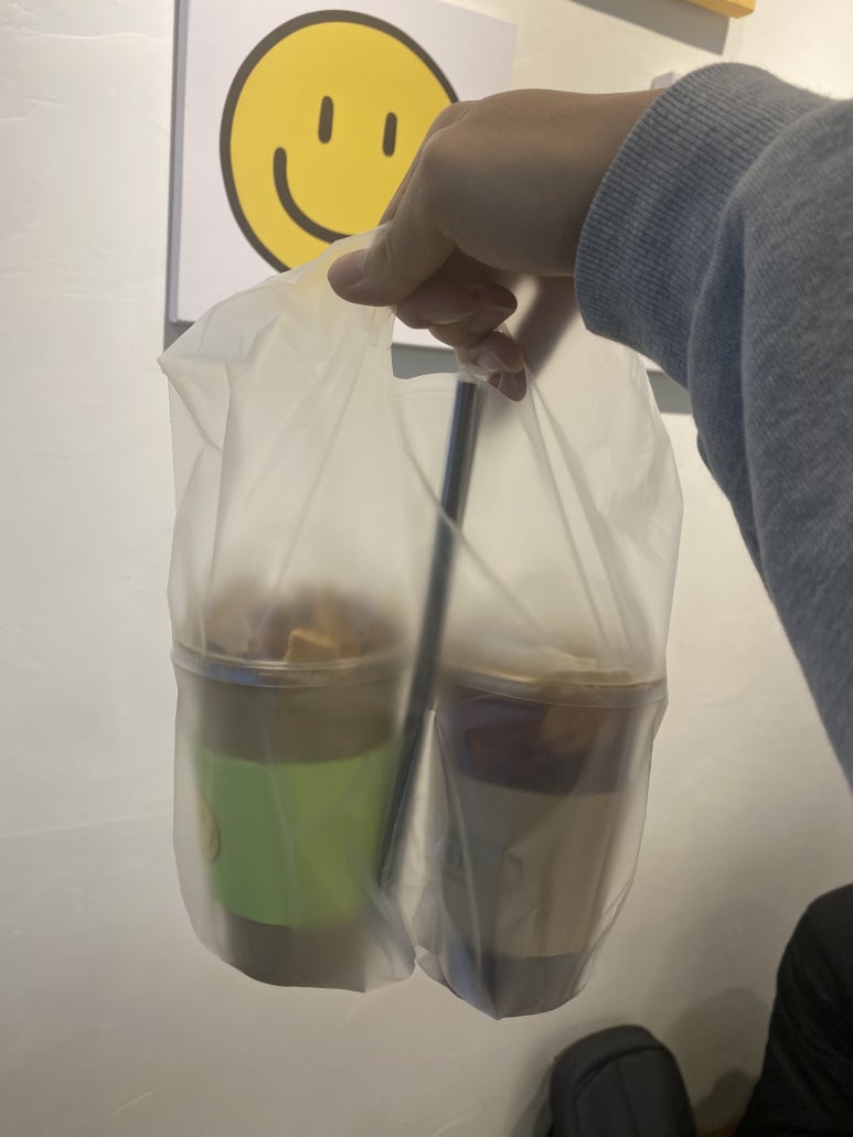 커피테이크아웃 이미지