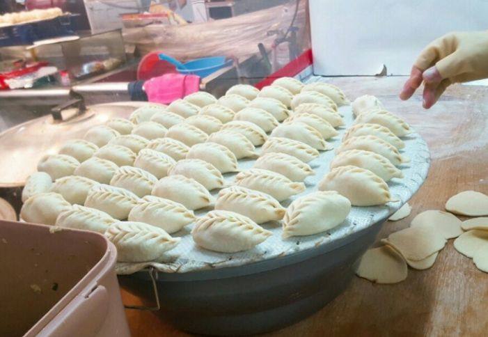 후야네손만두 이미지