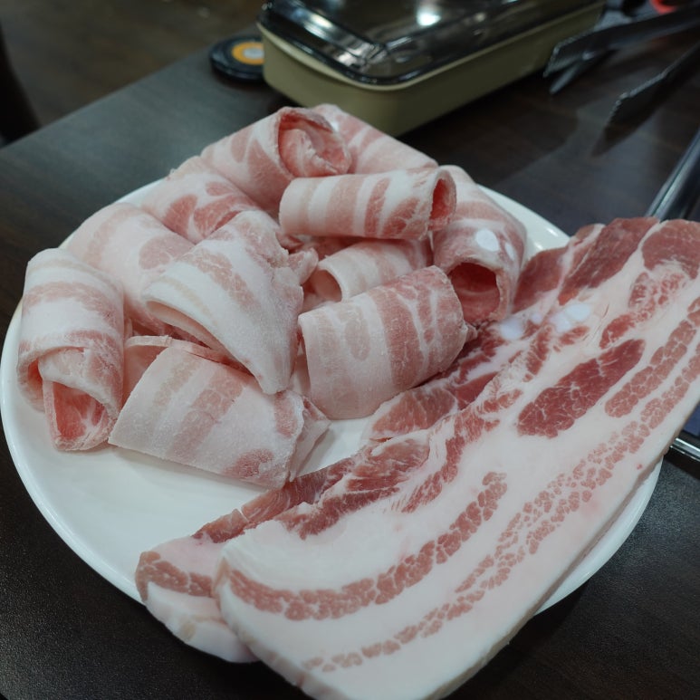 돼지랑이삼겹살 이미지