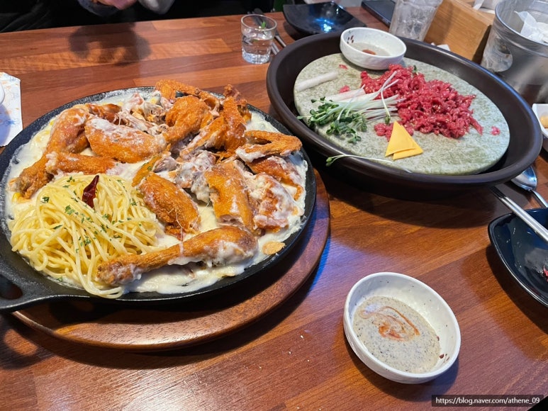 육회한통닭 이미지