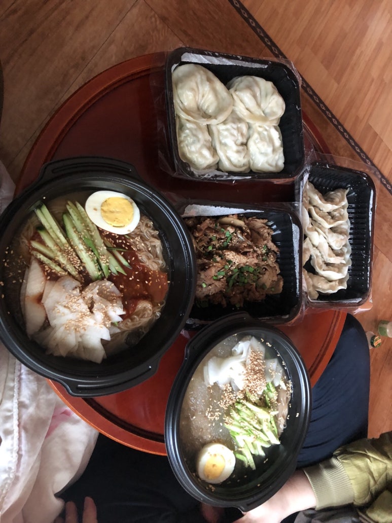 욕쟁이할매냉면 이미지