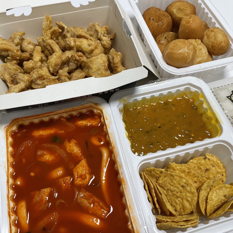 치킨플러스송천점 이미지