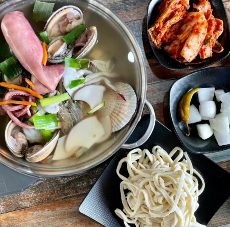 즉석해물손칼국수 이미지
