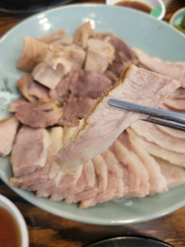 청화백 돼지국밥 이미지