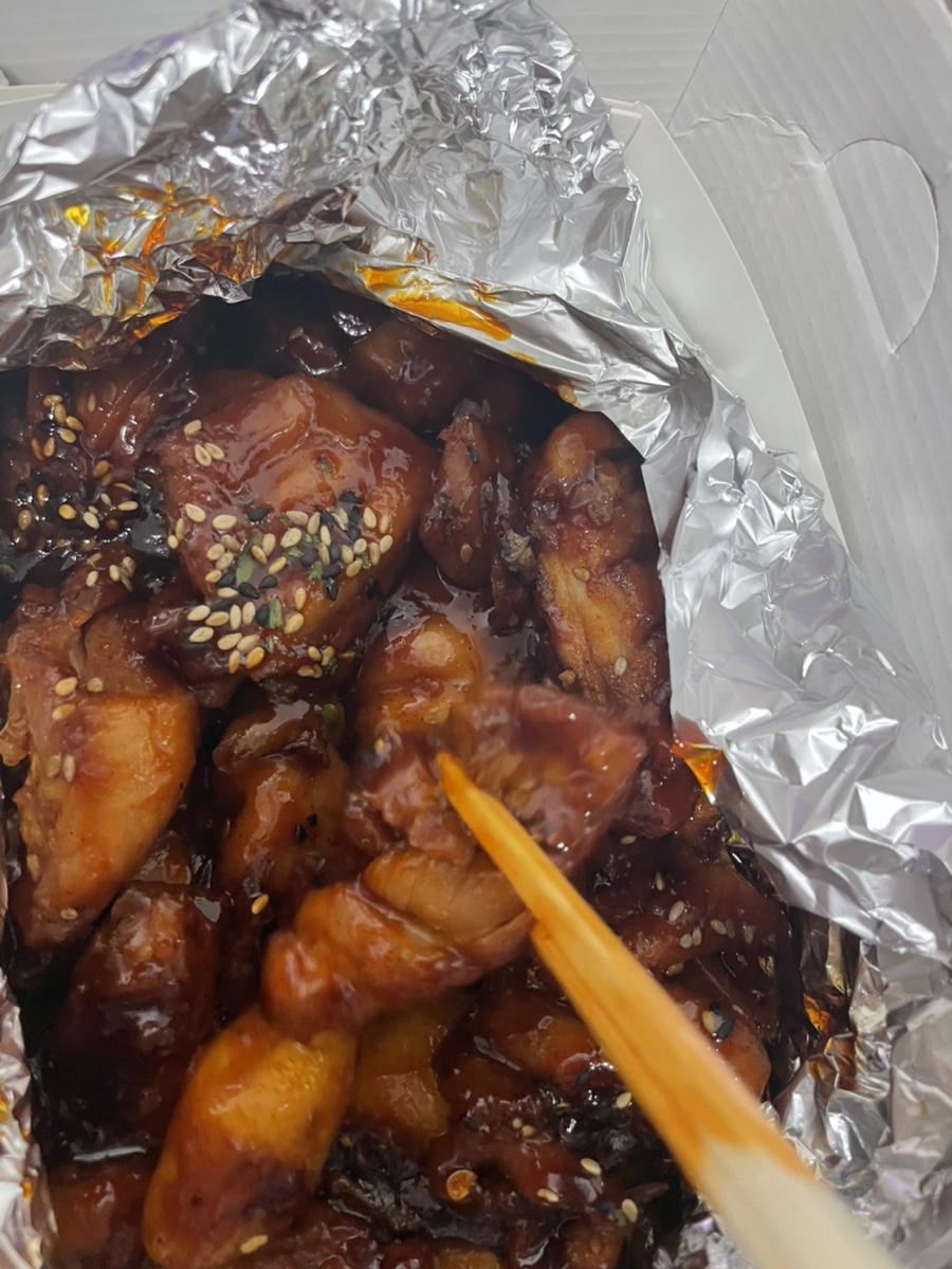 꾸브라꼬숯불두마리치킨 경남대점 이미지
