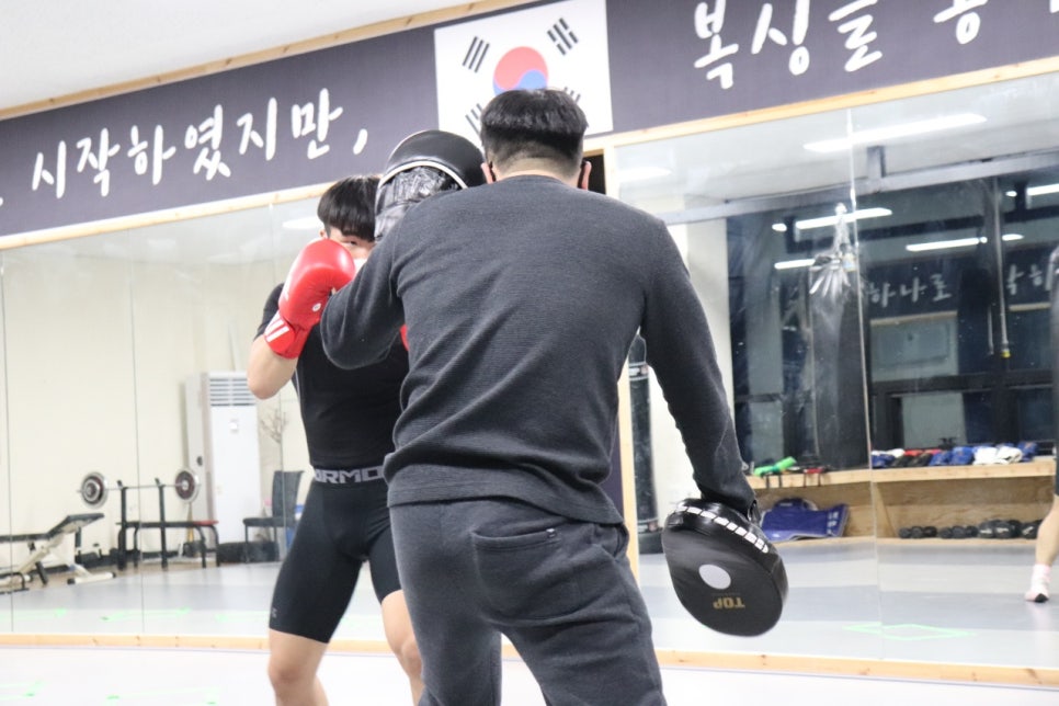 김정완챔피언짐 이미지