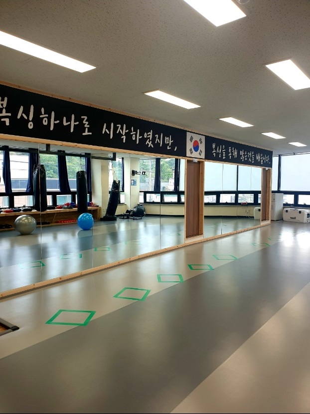 김정완챔피언짐 이미지