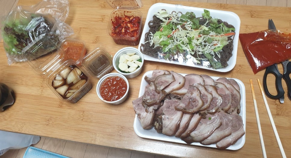 원조왕족발 이미지