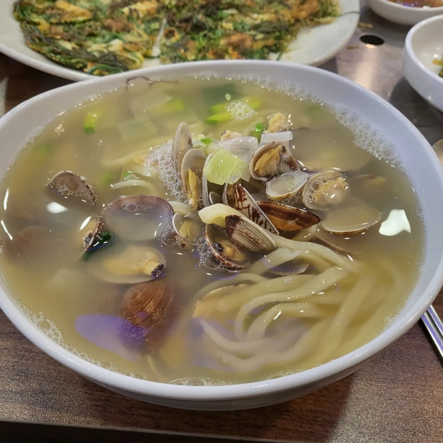 세미바지락칼국수 이미지