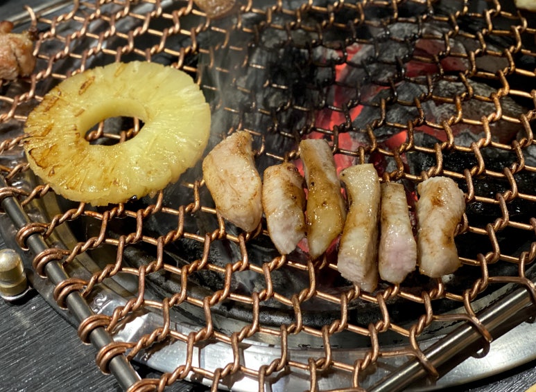 돈가참숯화로구이 이미지