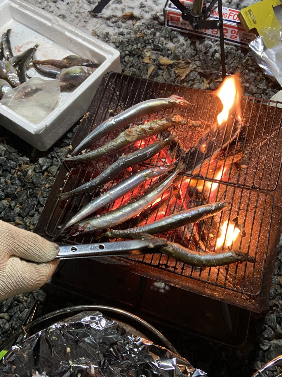 산속청년들 이미지