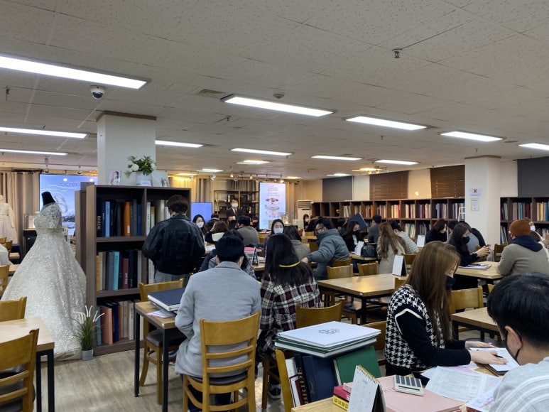 뷰티살롱바이로라 이미지