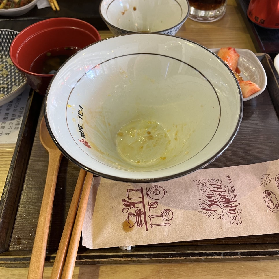 스튜디오 아침 공간유월일일 이미지