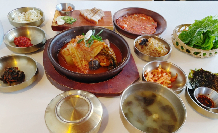고기 품은 김치찜 이미지