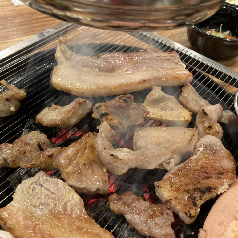 빼돌린 뒷고기 이미지