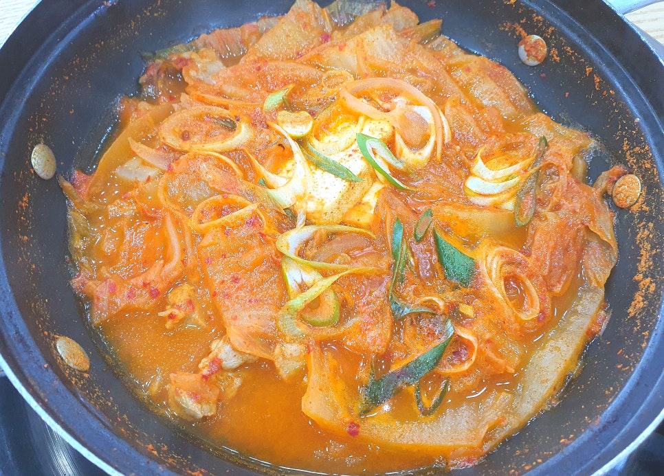 뽀글이생돼지김치찌개 이미지