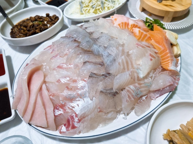 초밥파는 횟집 이미지
