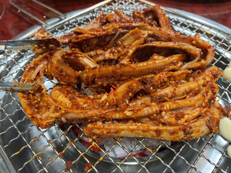 인동촌 숯불 곰장어 닭발 이미지