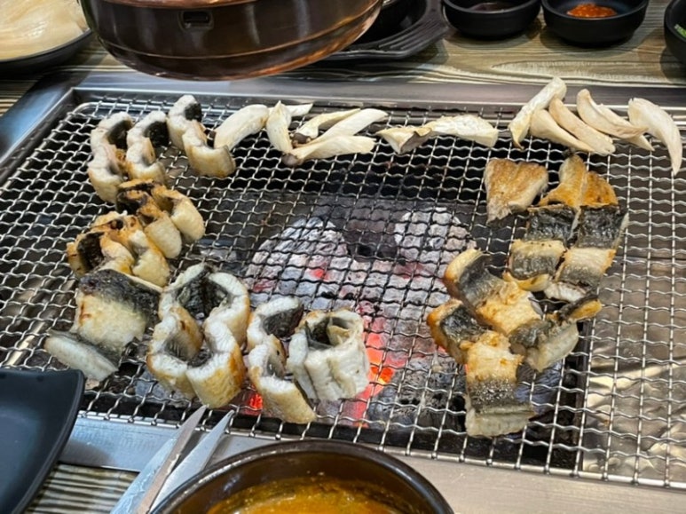 황토민물장어 이미지
