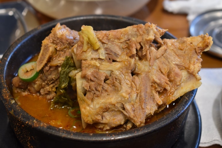 청기와 감자탕 이미지