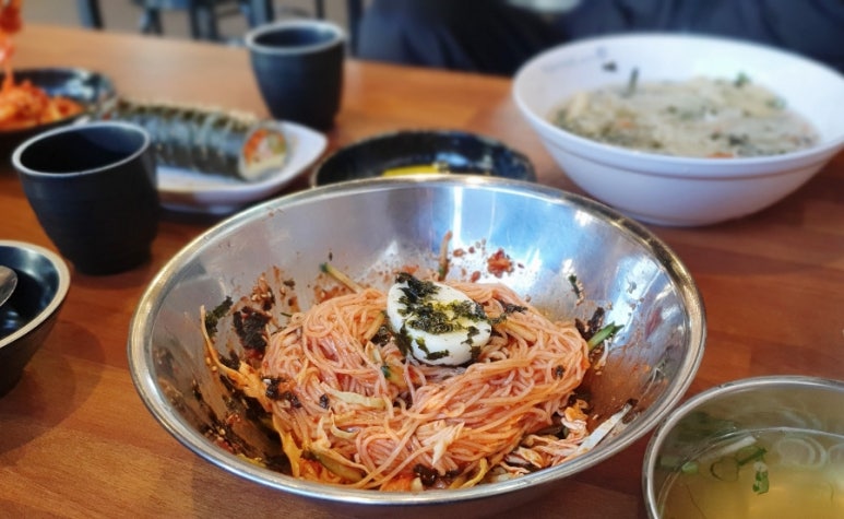 서리서리멸치국수 이미지
