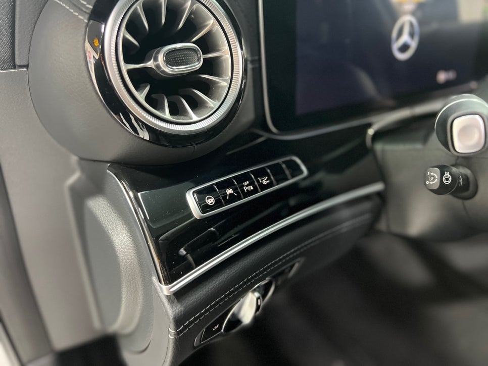 서울 강서구 / 랩핑 / 실내 랩핑 / 벤츠 / AMG GT
