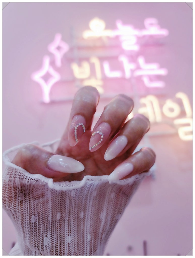 오늘도빛나는네일 이미지