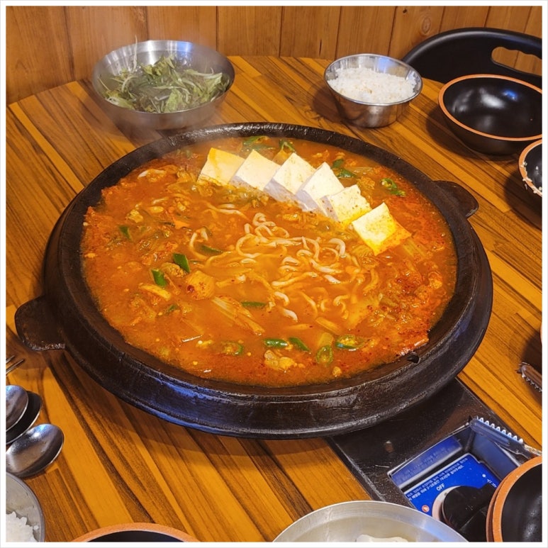 무쇠김치삼겹 대전봉명점 이미지