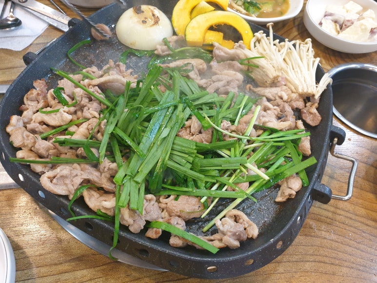 큰손생오리흑염소 이미지