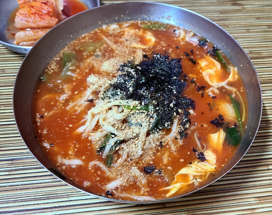 영진닭칼국수 이미지