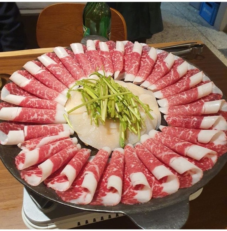 솥뚜껑식당 이미지
