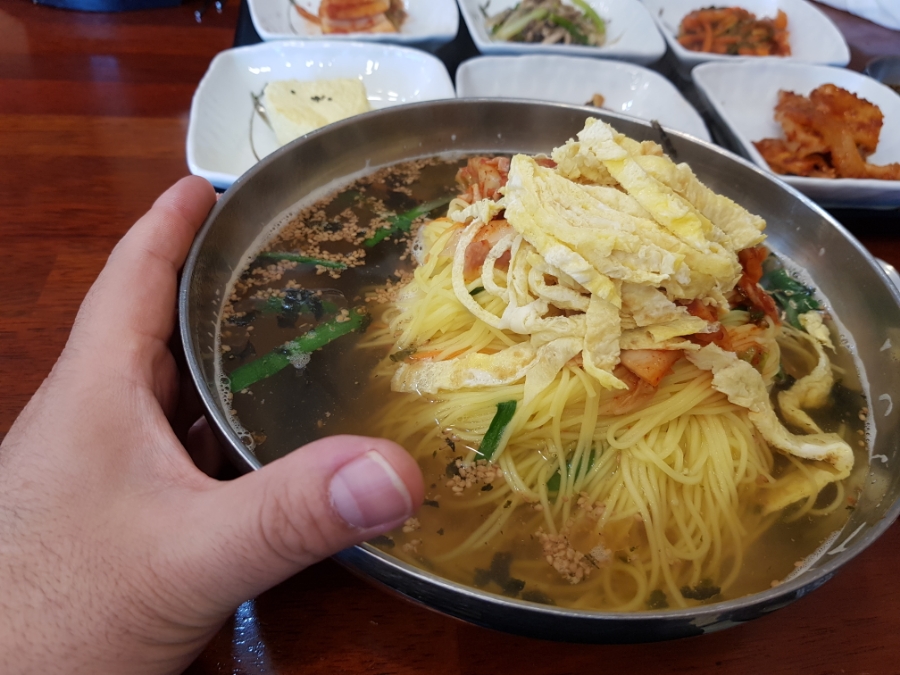 꽃동산국수 이미지