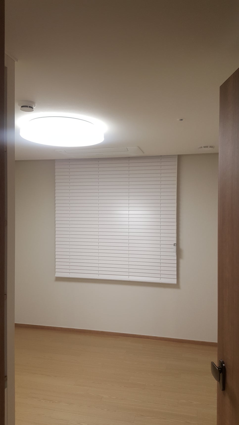 커튼이야기천 이미지