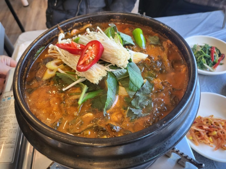 강변매운탕 이미지