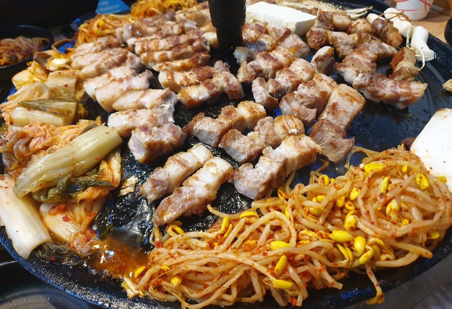 유장군솥뚜껑삼겹살 이미지